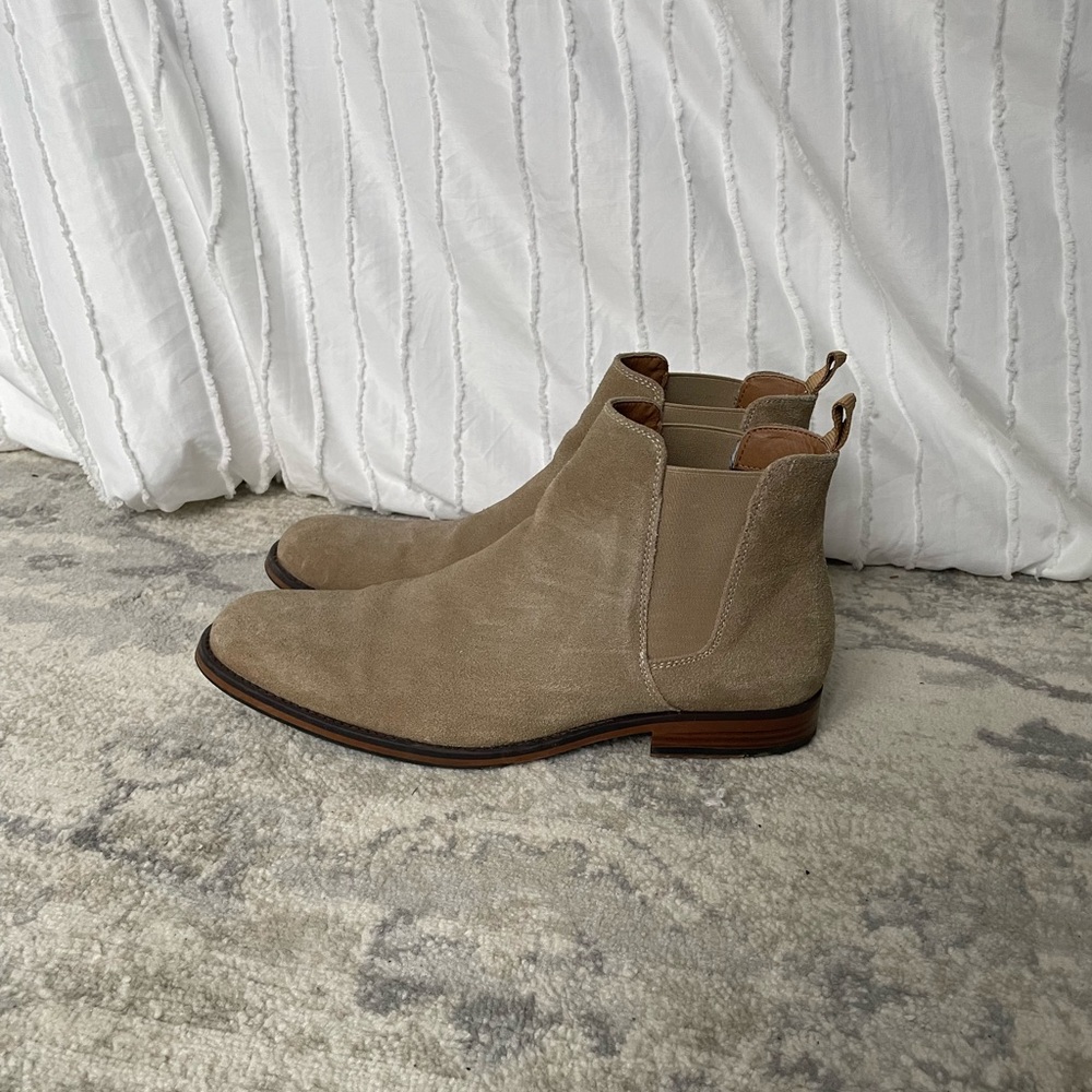 Men’s Tan Suede Chelsea Boots Size 10